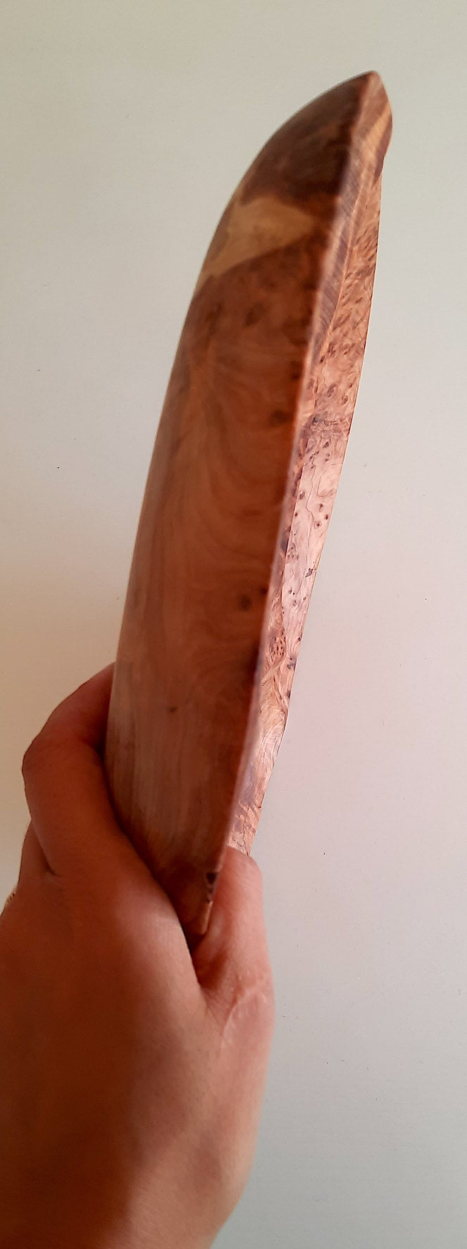 Plat en bois de thuya ABSTRACTION RONDE  30cm